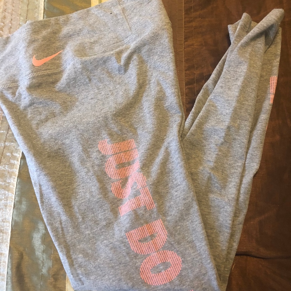 Nike Womens gray leggings ( just do it)